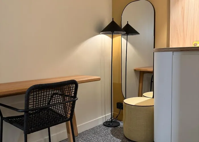 Отель Life Gare - Bg 2*